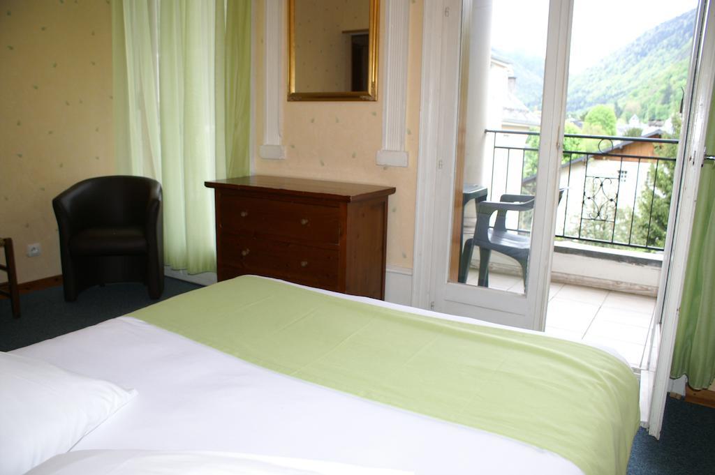 Hôtel Céleste Bagneres-de-Luchon Quarto foto